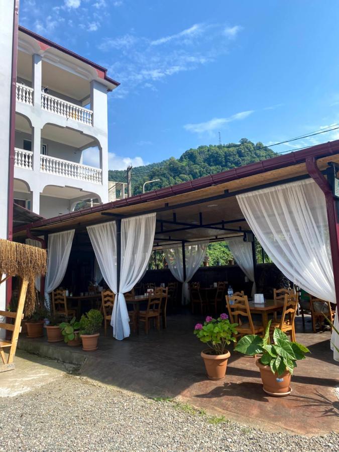 Hotel Beliy Dom Kwariati Exterior foto