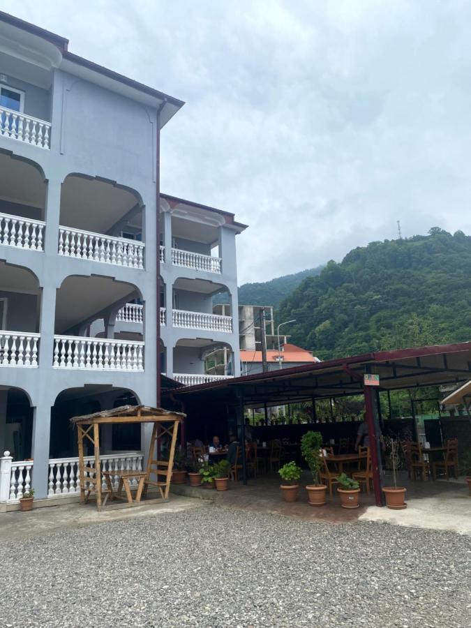 Hotel Beliy Dom Kwariati Exterior foto